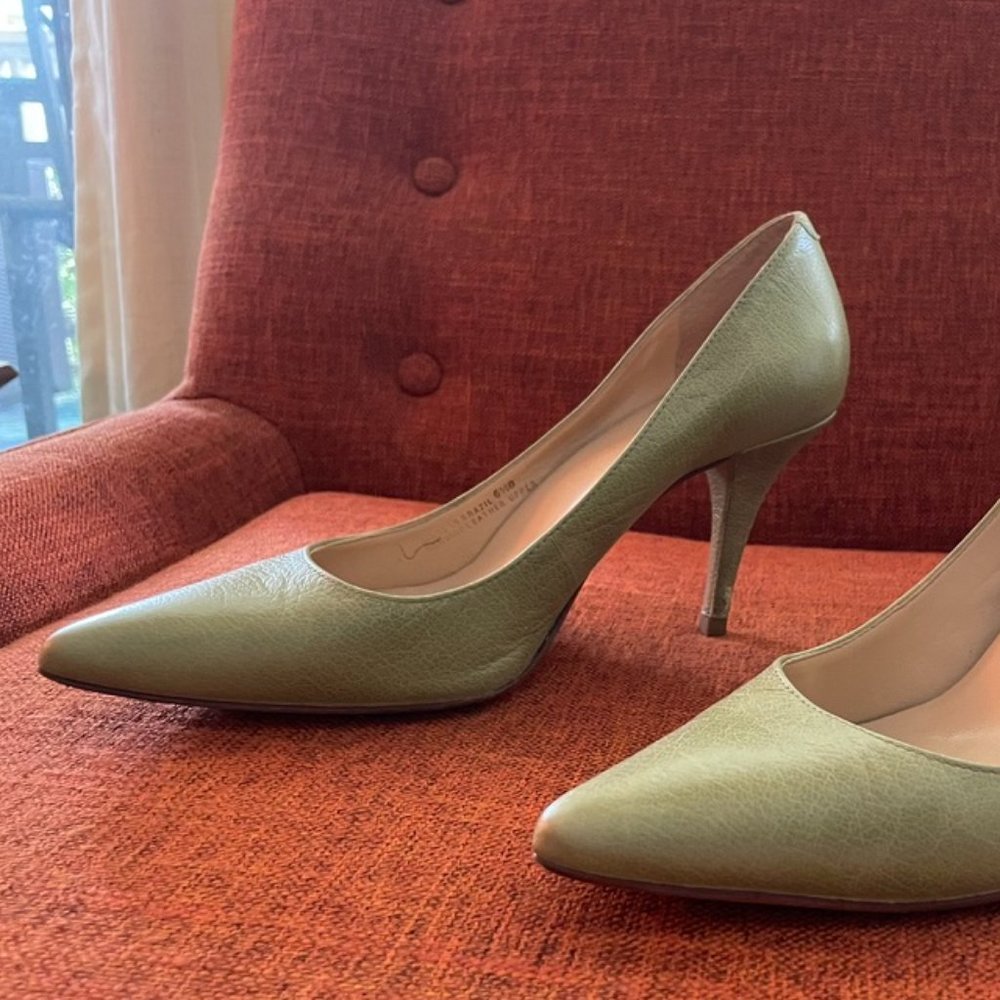 Talbots Cactus Green Pointy Heels - Size 6.5 - Picture 2 of 10